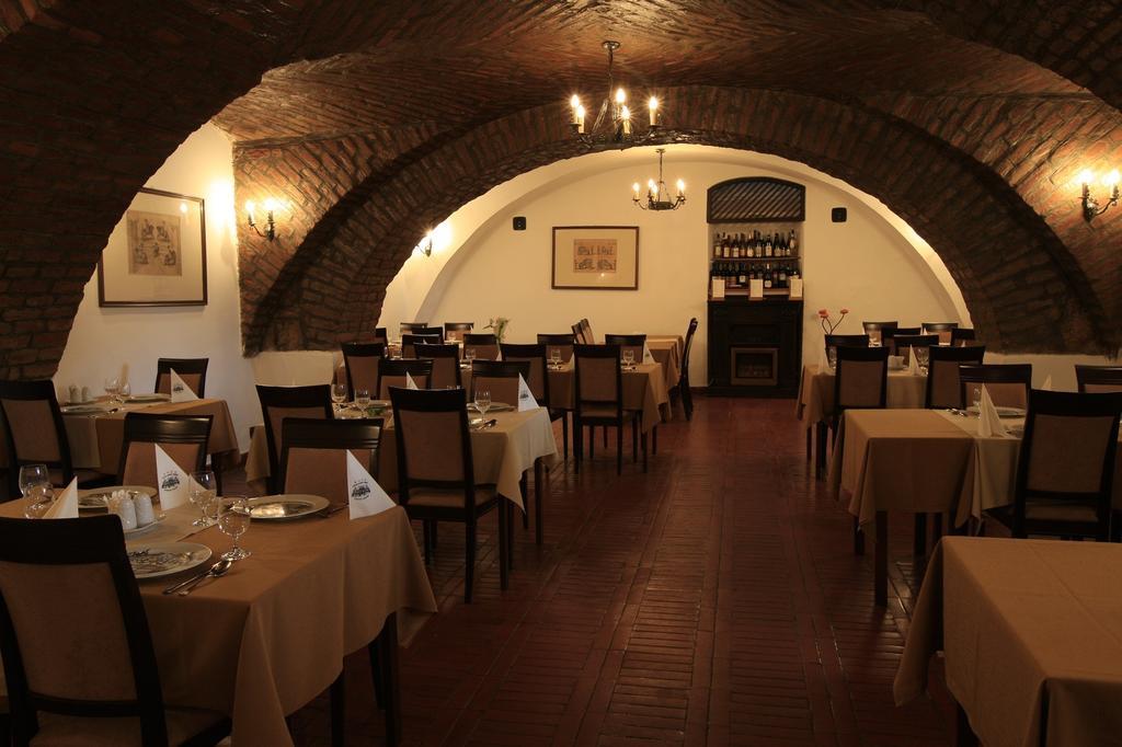 Teleki-Degenfeld Kastelyszallo Szirák Restaurace fotografie